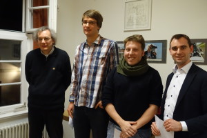 von links: Frank Ott, Julian Maisch, Joshua Lüdke, Turnierleiter Fabian Meißner
